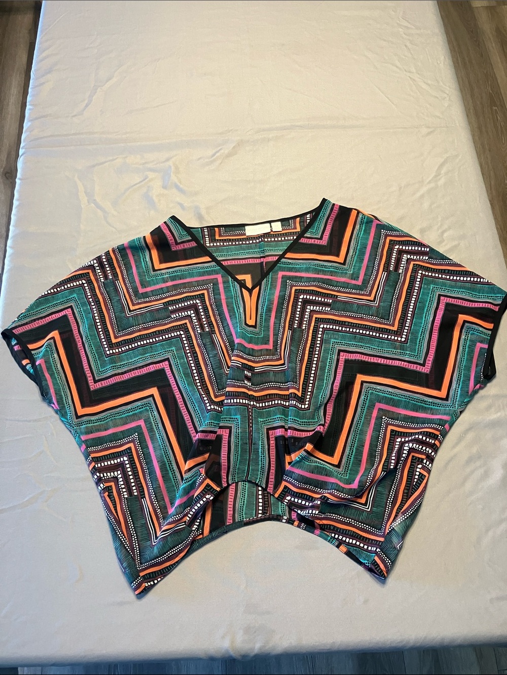 Bisou Bisou Chevron V‑Neck Tunic in Teal, Pink & Orange